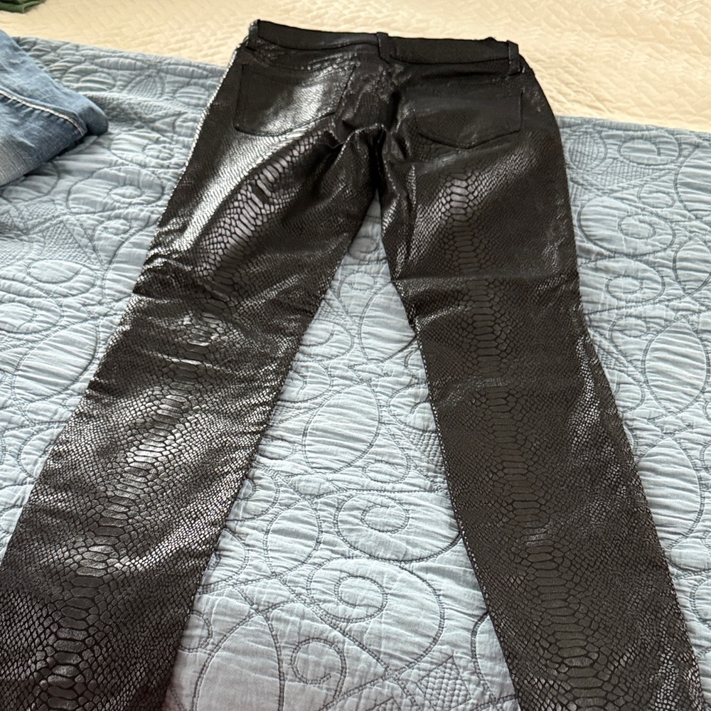 Black Snakeskin Patterned Women Jeans